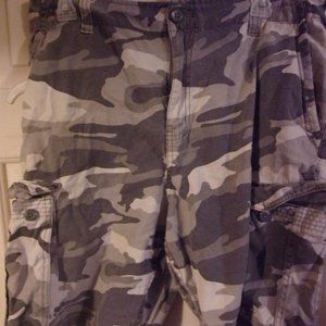 Faded Glory size 34 camouflage shorts